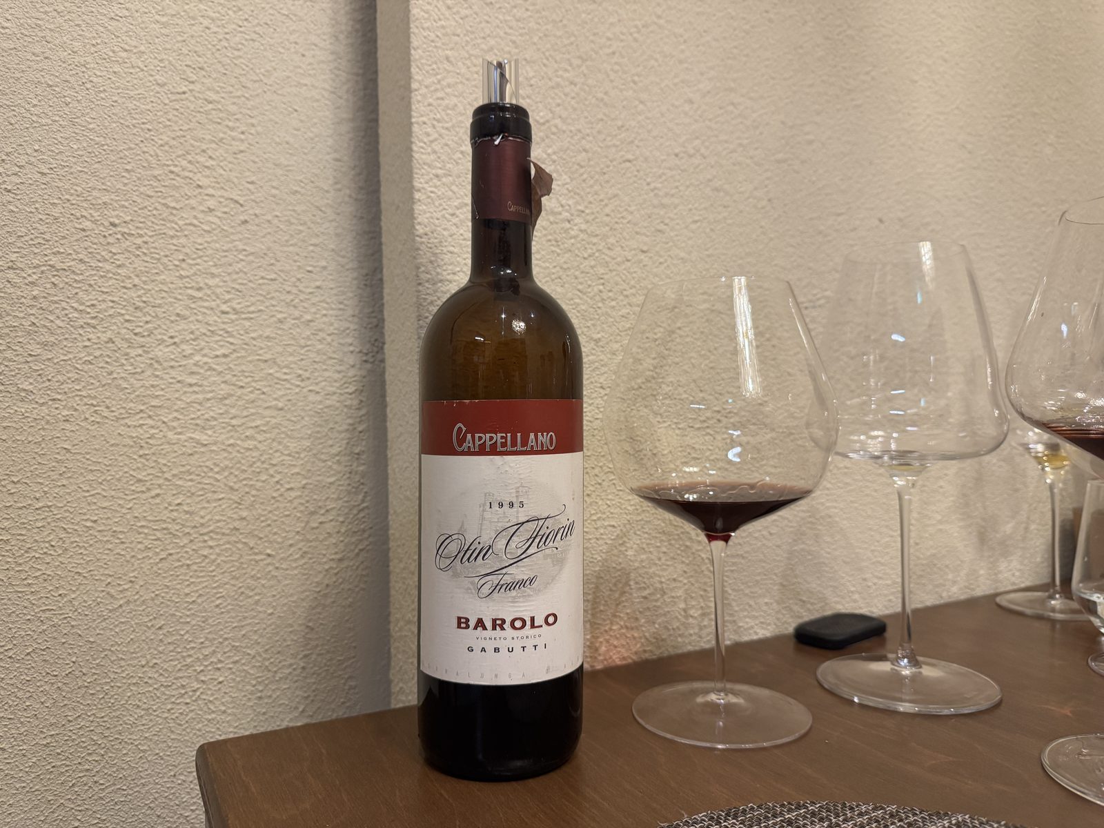Cappellano Barolo Otin Fiorin Franco 1995, bottle and glass